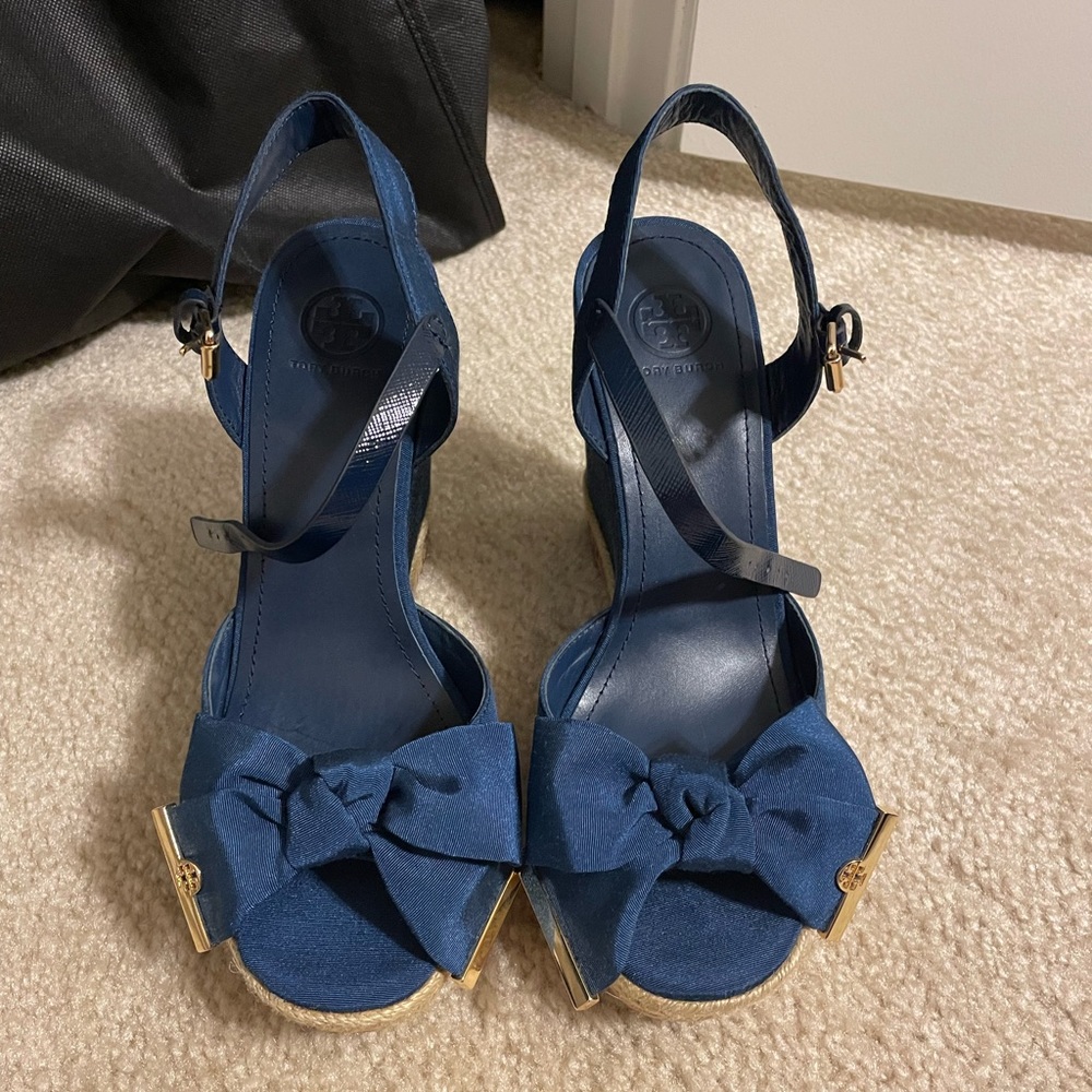 Tory Burch Penny Bow Wedge blue NEW